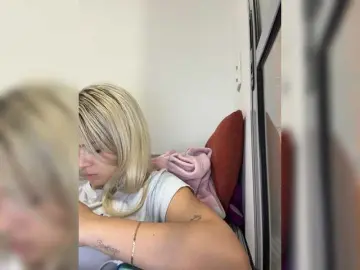 Aisha-engel  live sex cam