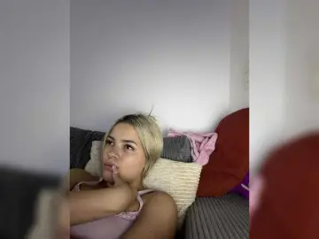 Aisha-engel  live sex cam
