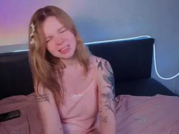 AliseKitt  live sex cam