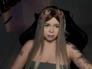 AliseKitt  live sex cam