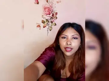 Doudou261  live sex cam