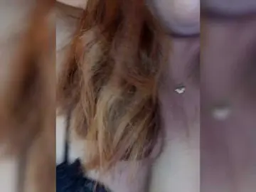 Doudou261  live sex cam