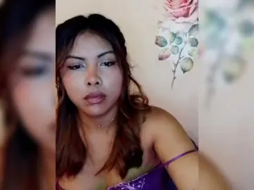 Doudou261  live sex cam