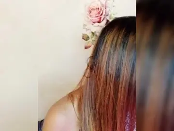 Doudou261  live sex cam