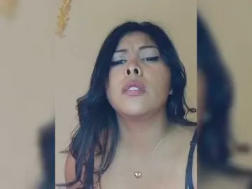 Doudou261  live sex cam