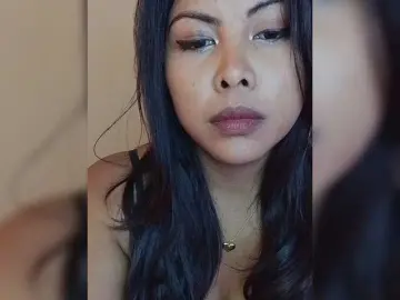 Doudou261  live sex cam