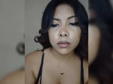 Doudou261  live sex cam