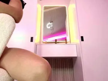 NAOMIAMAZING01  live sex cam