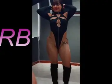NAOMIAMAZING01  live sex cam