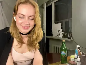 Oxana-3  live sex cam