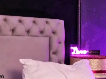 SidneyPuff  live sex cam