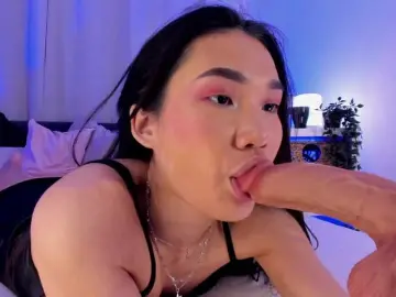 Divine-Madness  live sex cam