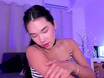 Divine-Madness  live sex cam