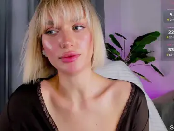 IceStrawberry  live sex cam