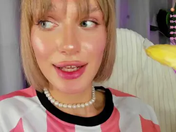 IceStrawberry  live sex cam
