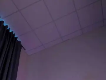 IceStrawberry  live sex cam