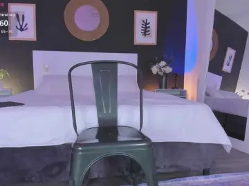 VioletPaket  live sex cam