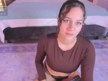 VioletPaket  live sex cam
