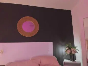 VioletPaket  live sex cam