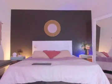 VioletPaket  live sex cam