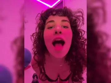 Alisa-kissa  live sex cam