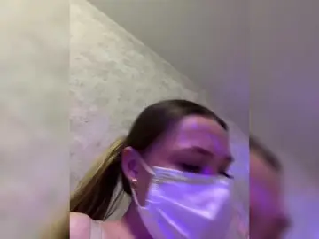 Kiiir02  live sex cam
