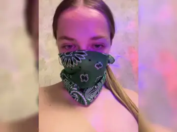 Kiiir02  live sex cam