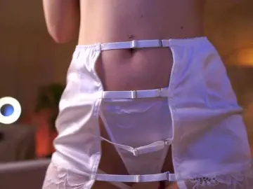 MaddieBryggs  live sex cam