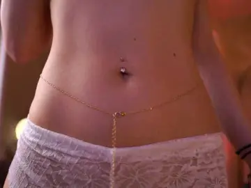 MaddieBryggs  live sex cam