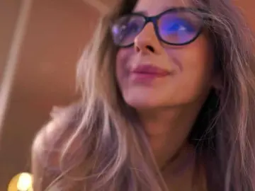 MaddieBryggs  live sex cam