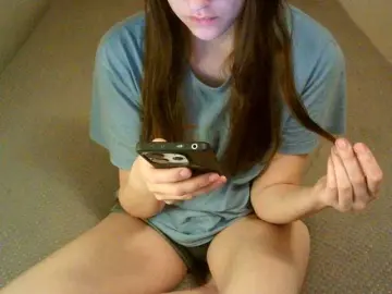 Mikkirsan1  live sex cam