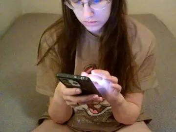 Mikkirsan1  live sex cam