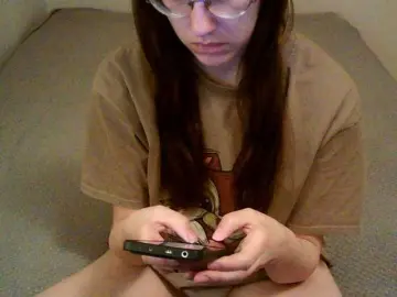 Mikkirsan1  live sex cam