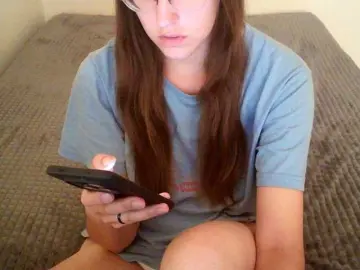 Mikkirsan1  live sex cam