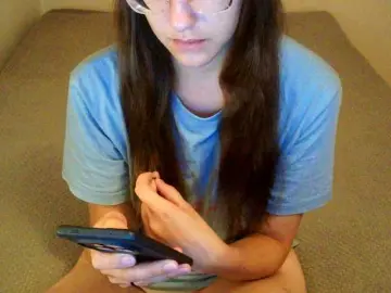 Mikkirsan1  live sex cam