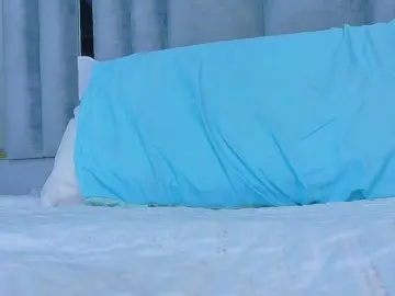 Skinnyprinces  live sex cam