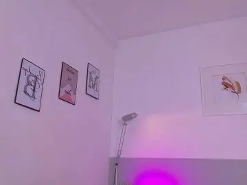 Skinnyprinces  live sex cam
