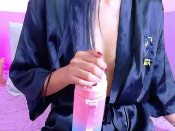 Skinnyprinces  live sex cam