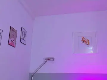Skinnyprinces  live sex cam