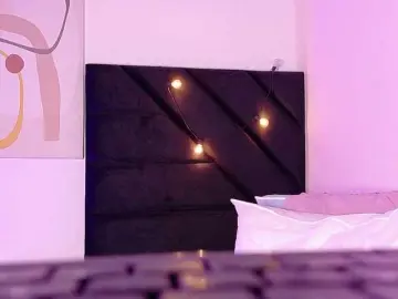 Skinnyprinces  live sex cam