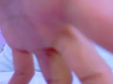 Skinnyprinces  live sex cam