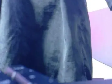 Skinnyprinces  live sex cam