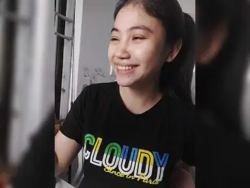 Truc11  live sex cam