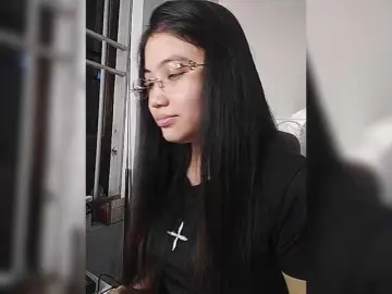 Truc11  live sex cam