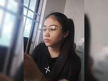 Truc11  live sex cam