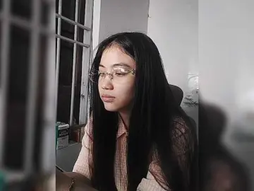 Truc11  live sex cam