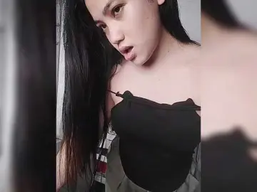 Truc11  live sex cam