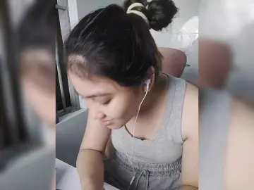 Truc11  live sex cam