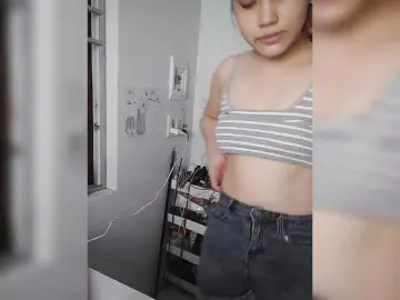 Truc11  live sex cam