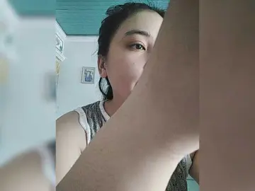 Truc11  live sex cam